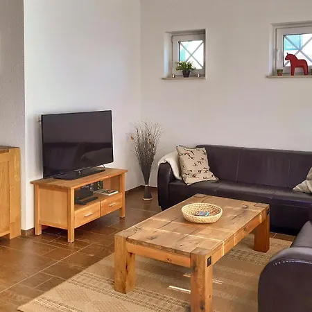 2 Bedroom Beautiful Home In Trent Trent