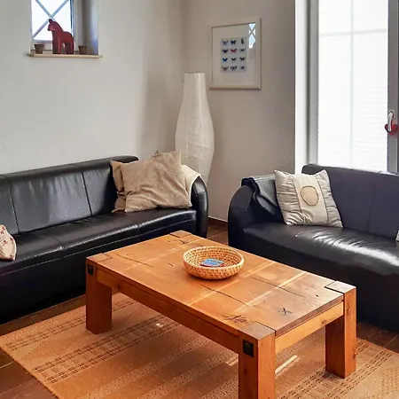 2 Bedroom Beautiful Home In Trent *